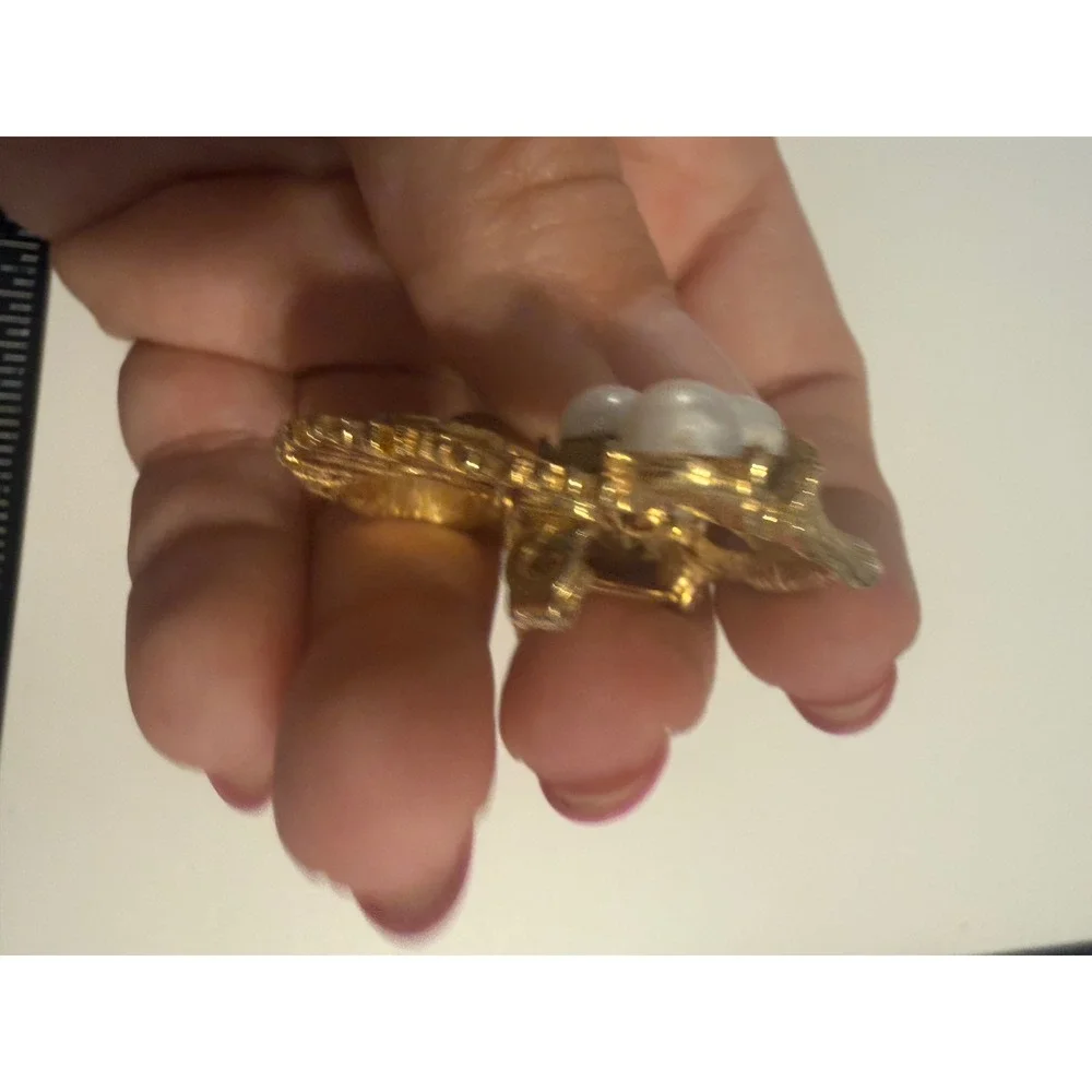 BSK Vintage Gold Tone Textured Wreath Brooch Faux Pearl Teardrop Accents